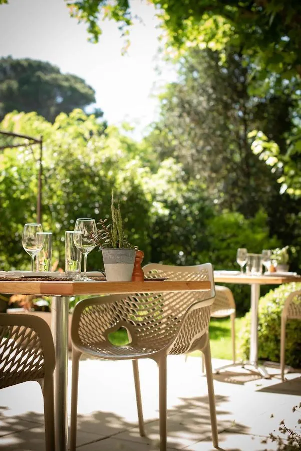 Societe Hoteliere De Montmirail Gigondas 3*,  France
